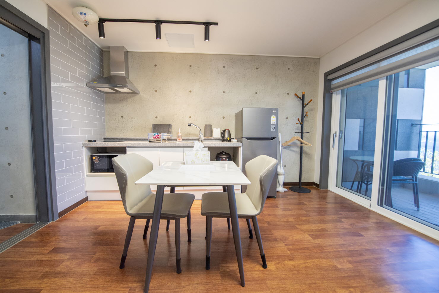 KakaoTalk_20230423_144338615_03